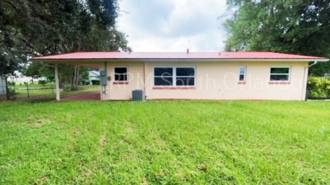 Building Photo - Charming 3-Bedroom Home with Spacious Back...