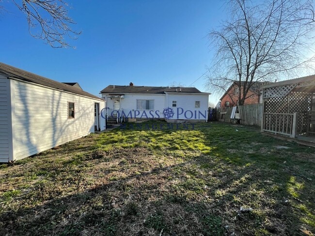 Building Photo - Remodeled 3 bedroom and 2 bath House! Ready for you! FIRST MONTH RENT FREE!!