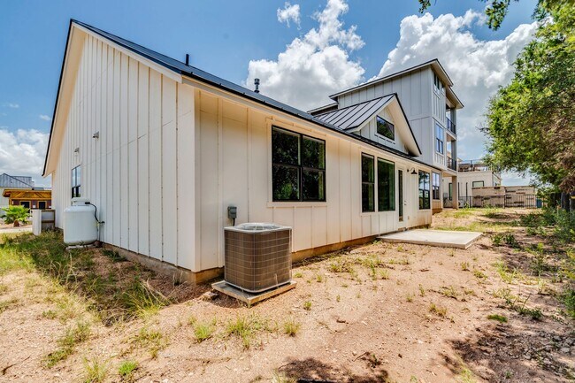 Building Photo - 2308 Kellie Brooke Rd
