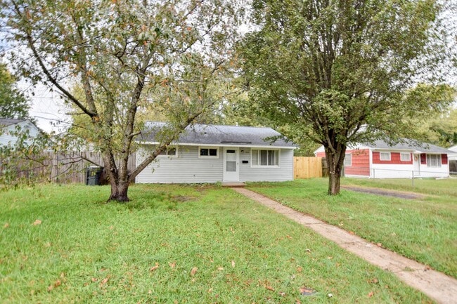 Primary Photo - 1923 Bancroft Dr