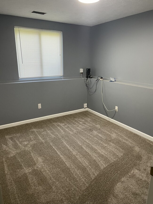 Building Photo - 1952 Ball Ave NE