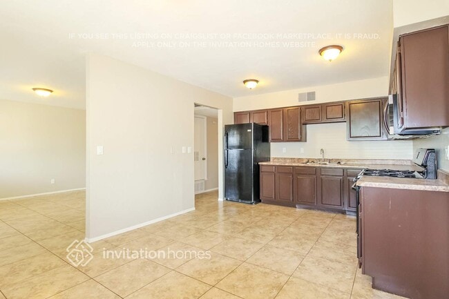 Building Photo - 12956 W Desert Ln