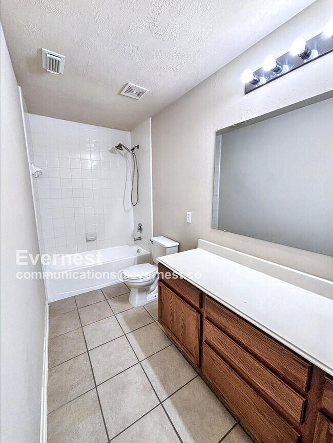 Building Photo - 8002 Arapahoe Ridge Ln