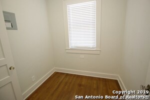 Building Photo - 129 E Ridgewood Ct