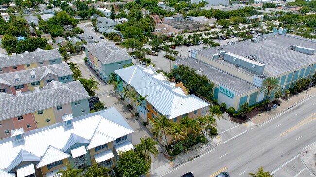Building Photo - 810 3rd Ave N