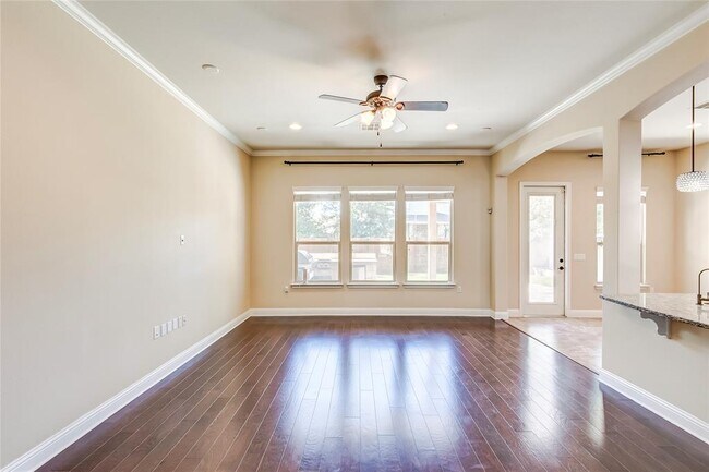 Building Photo - 16009 Jeffs Ln