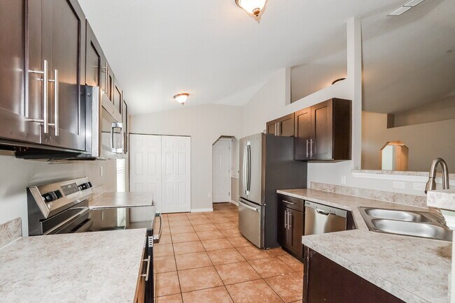 Building Photo - 1504 Sterns Dr