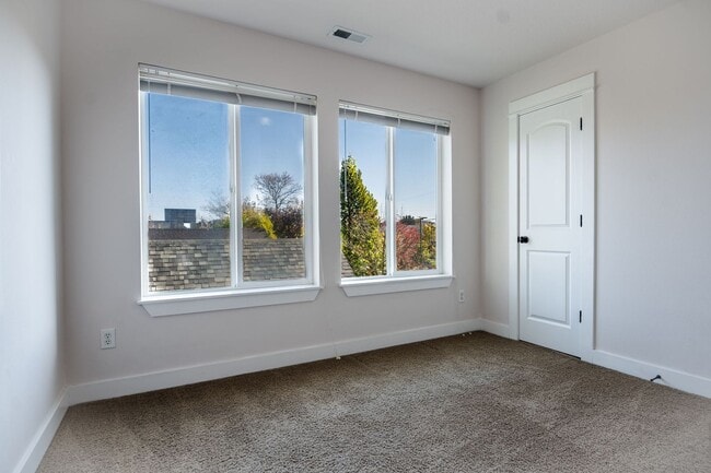 Building Photo - STILL AVAILABLE! Special: Only $500 Securi...