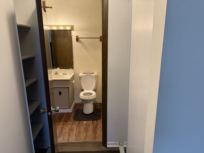 Building Photo - 704 Wakefield Rd