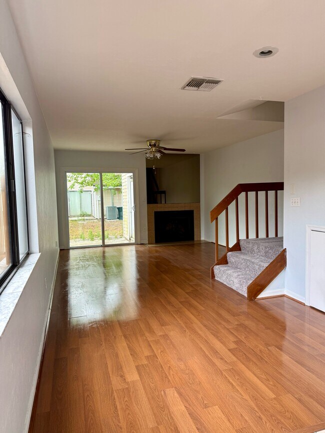 Building Photo - 6264 SW 8th Pl