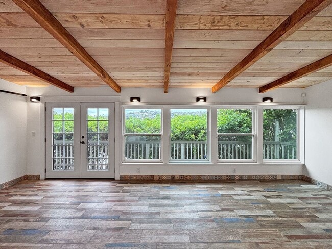 Building Photo - SD: Charming 2BD/2BA Home in La Mesa with Wraparound Porch, Turf Backyard & Attached Garage