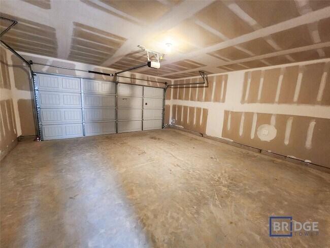 Building Photo - 10083 Cerritos dr