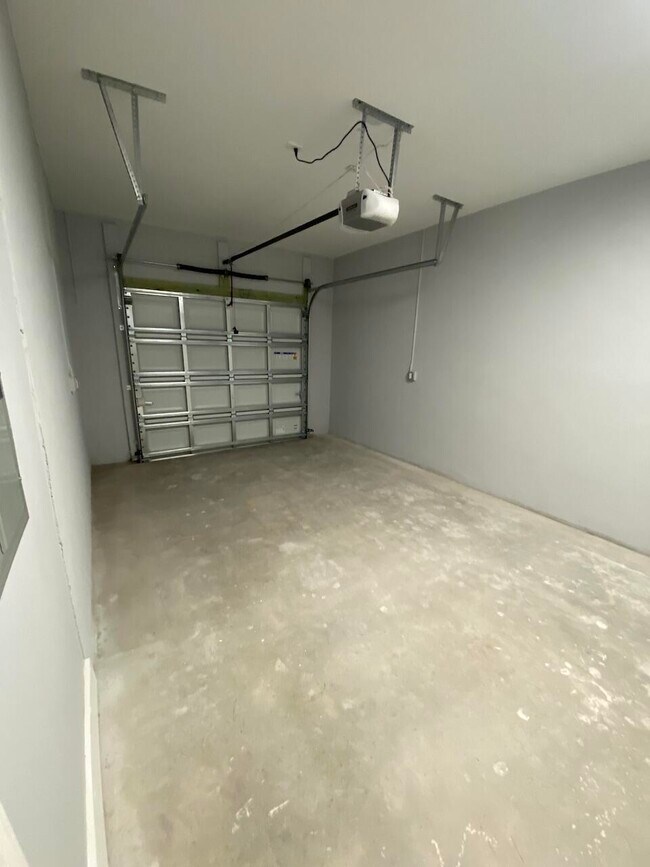 Building Photo - 514 NW 11th Ave