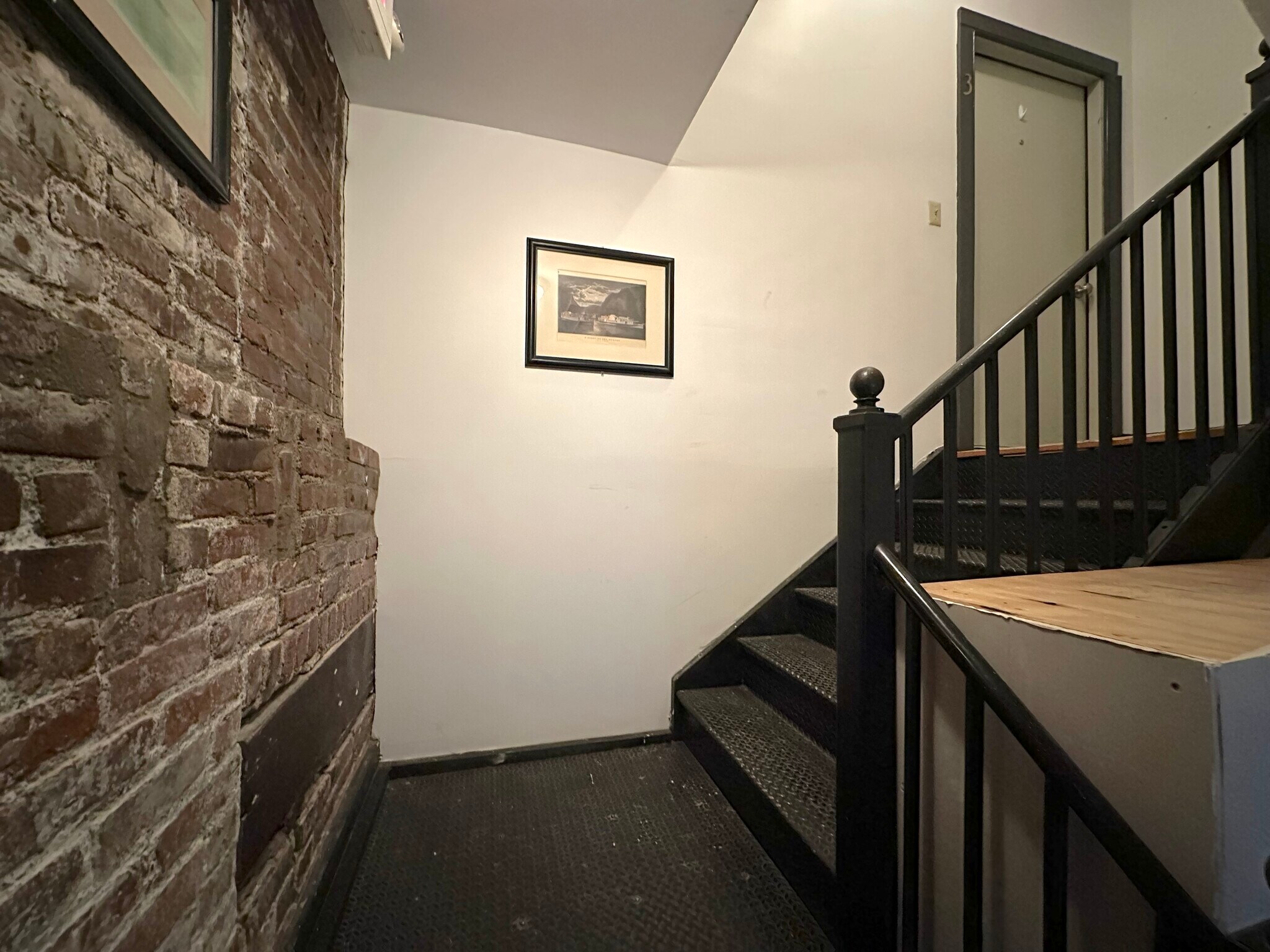 Building Photo - 12 Front St