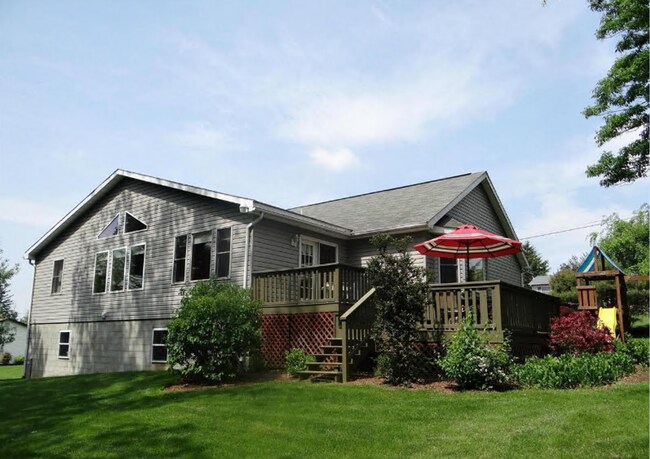 Building Photo - Spacious 5-Bedroom Home with Finished Base...