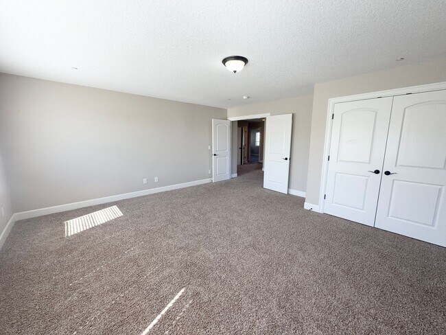 Building Photo - Beautiful 5 Bedroom with Den/Office and Large Bonus Room in Bethany Ridge!!!