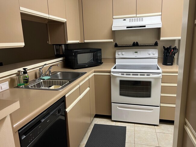 Building Photo - 116 Westlake Ct