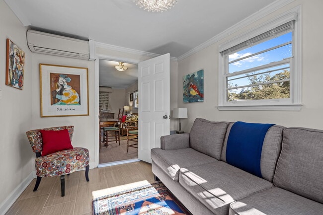 Building Photo - 182 Lewistown Rd