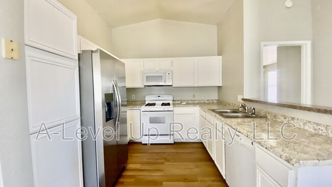 Building Photo - 1834 W Holland Dr