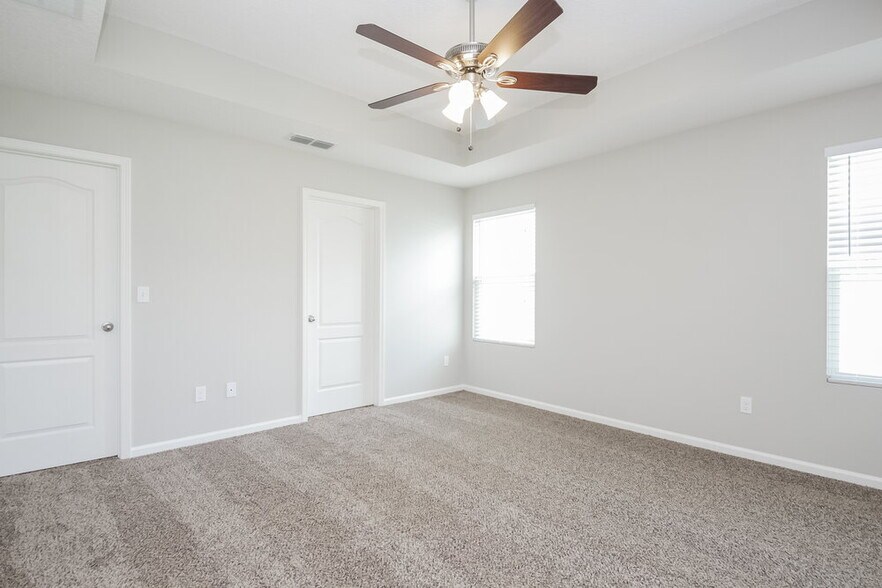 Building Photo - 931 Glendale Ln