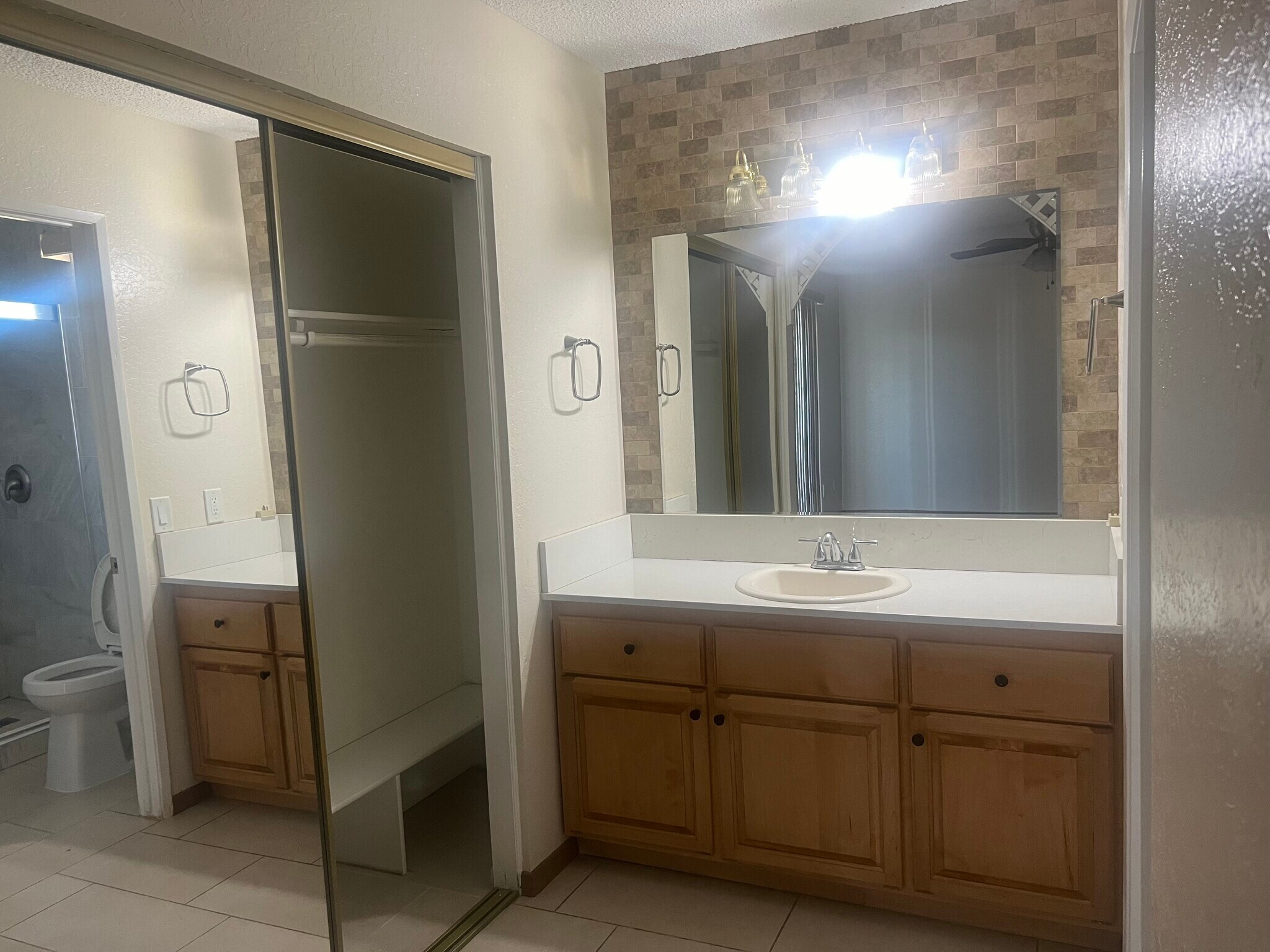 Building Photo - 16341 Jubilee Trail Ave