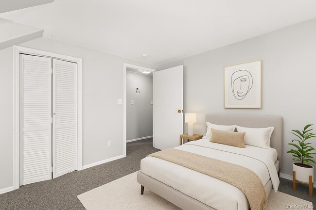 Building Photo - 174 Mills Pond Rd