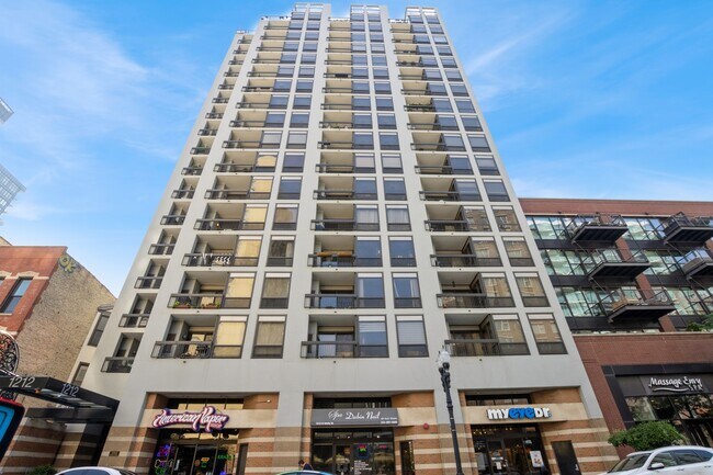 Primary Photo - 1212 N Wells St