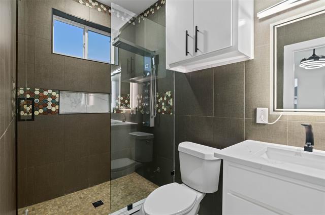 Building Photo - 9726 Sunset Dr