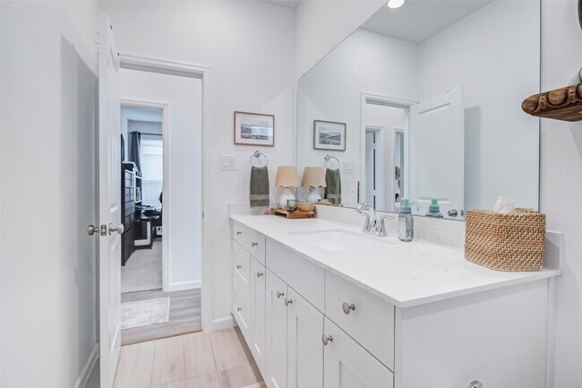 Building Photo - 4919 Shimmer Side Dr
