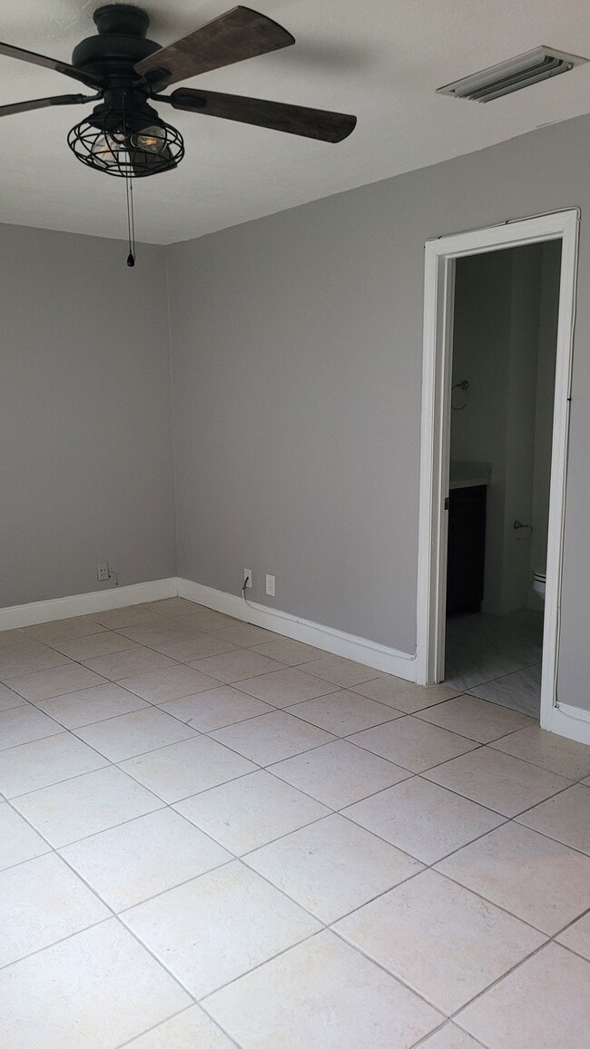 2nd Master bedroom - 7338 NW 75th St