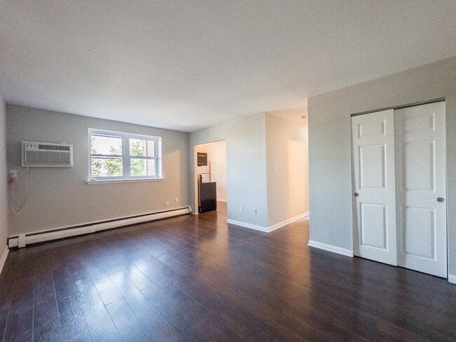Living Room | Parkside Apartments - Parkside Apartments