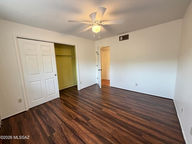 Building Photo - 5213 N Tigua Dr