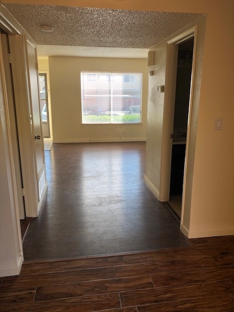 Building Photo - 1180 Spring Valley Common