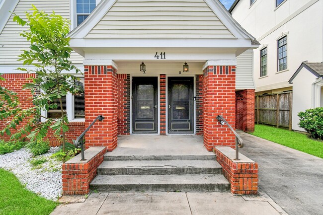 Primary Photo - 411 Peden St