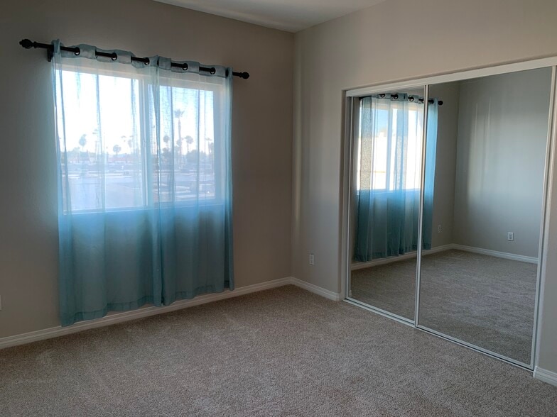 Primary bedroom - 17168 Newhope St