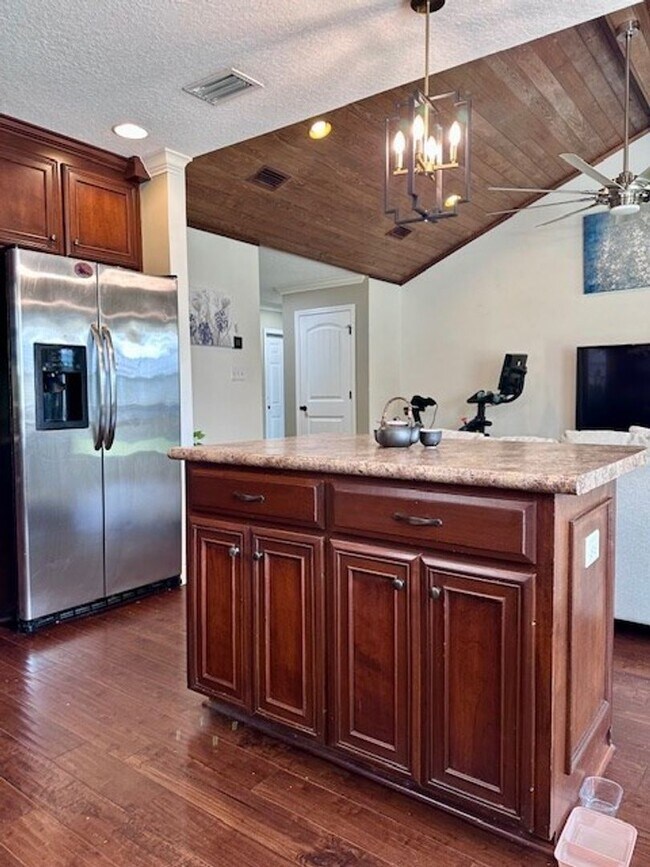 Building Photo - Charming 3BR/2BA Home with Vaulted Wood Ceiling, Island Kitchen & Privacy Fence – Nelson Hill Sub...
