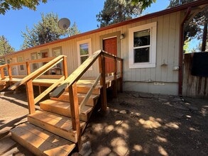 Building Photo - BEAUTIFUL RECENTLY RENOVATED SINGLE BEDROOM IN THE OLD MILL DISTRICT!
