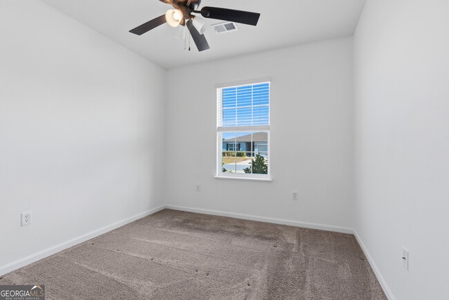 Building Photo - 131 College St