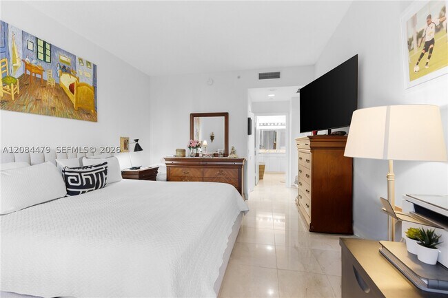 Building Photo - 21055 Yacht Club Dr