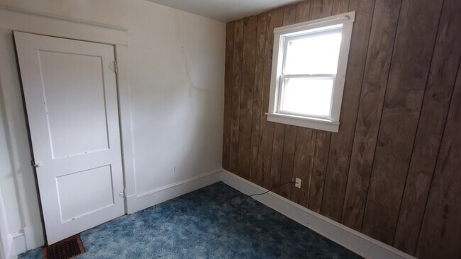 Building Photo - 307 Summit Ave