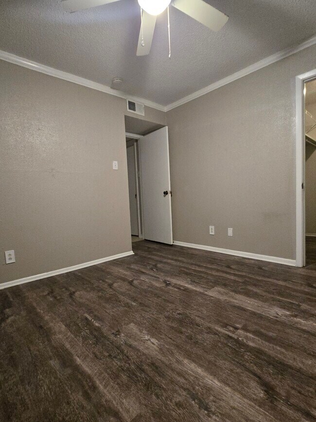 Building Photo - 1819 Babcock Rd