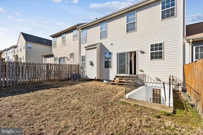 Building Photo - 120 Douglas Dr