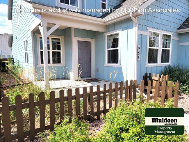 Building Photo - Charming 2-Story with Garden of the Gods V...