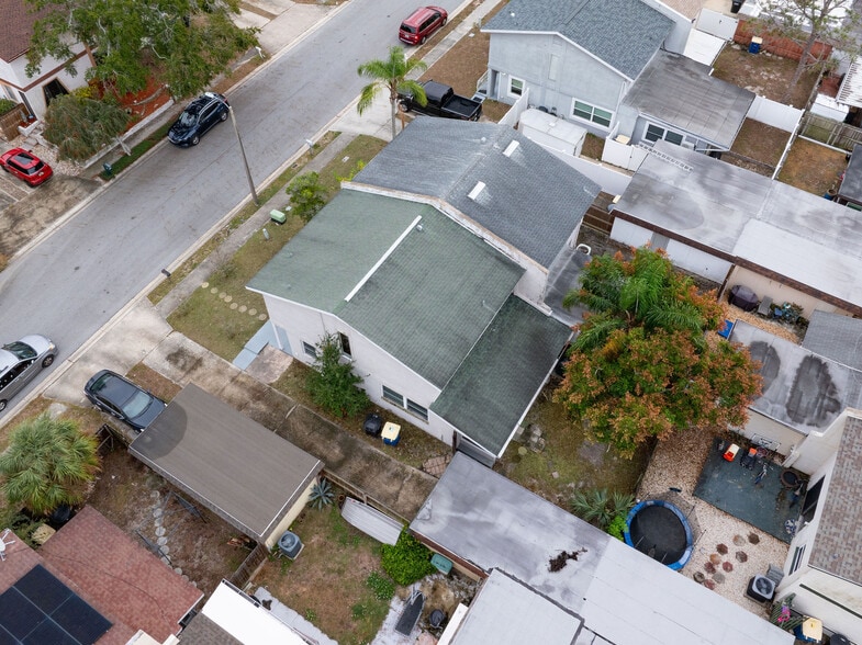 Building Photo - 2078 Loma Linda Way N