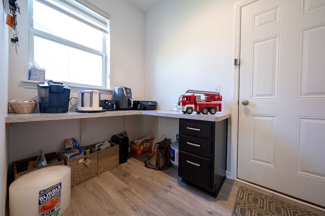 Building Photo - 5004 Trillium Cove NE