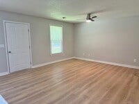 Building Photo - 1209 Furches Ave