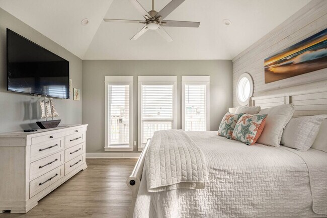 Building Photo - 939 Palm Ridge Dr