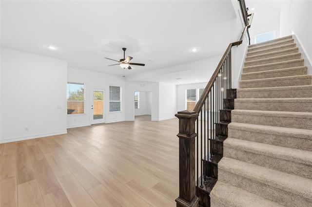 Building Photo - 765 Brozgold Ave