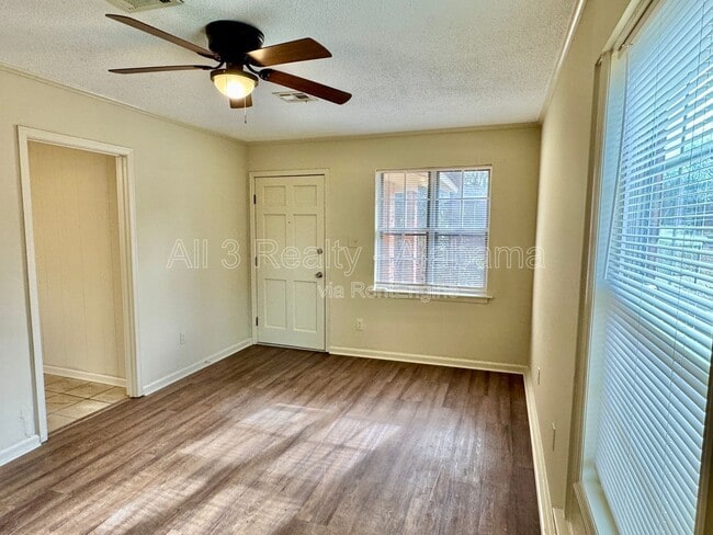 Building Photo - 6332 Pinebrook Dr