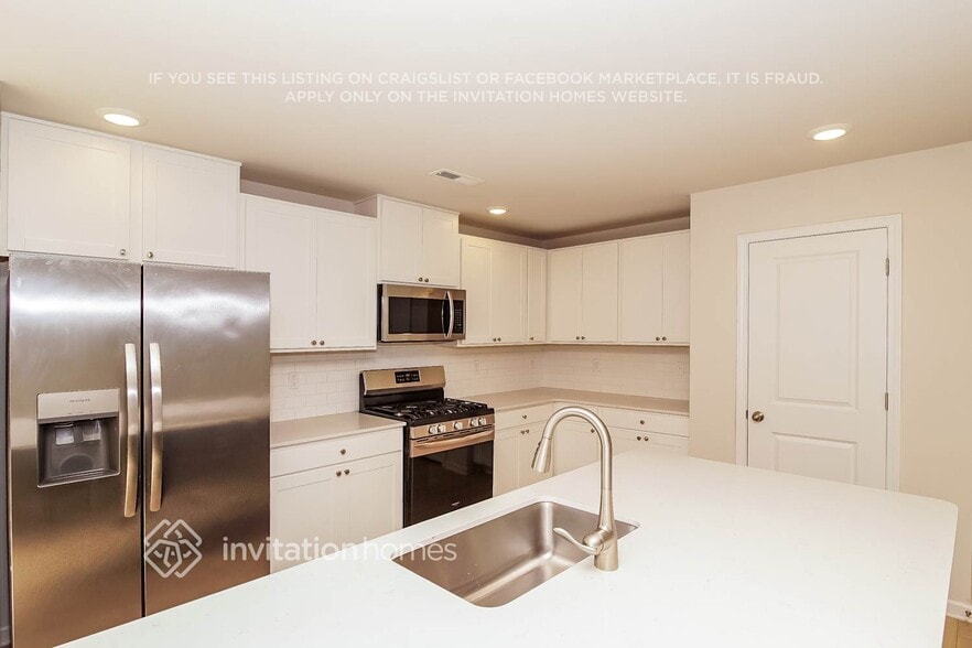 Building Photo - 360 Hollingswood Dr